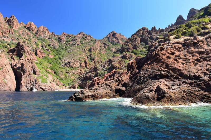 Porto: Scandola Nature Reserve and Creeks of Piana Boat Tour - Capo Rosso: the warm-sun intro and fast photo payoff
