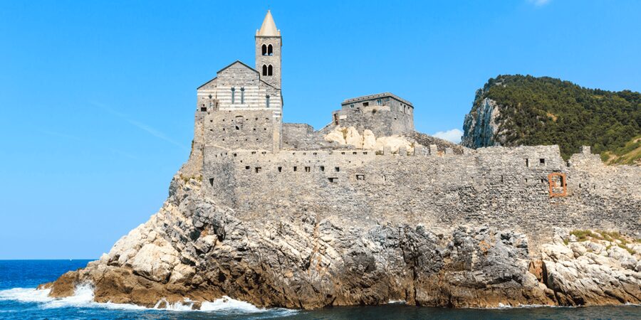 Portovenere & Gulf of Poets Half-Day Boat Tour La Spezia - Cruising the coast: Borgate Marinare and the San Pietro pass-by