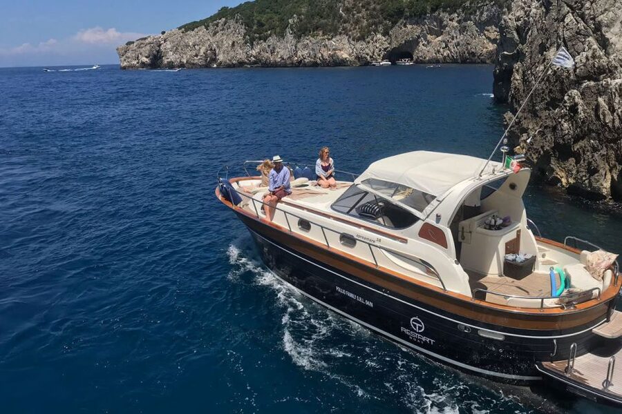 Positano: Boat Tour of Capri with Drinks and Snacks - Key Things I’d Plan Around