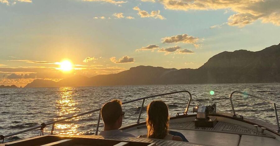 Positano: Sunset Group Boat Tour Amalfi Coast with Prosecco - Price and what you actually get for $94