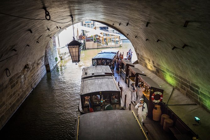 Prague Castle and Canal River Boat Tour - Walking, Weather, and Time Management: What You Need to Know Before You Book