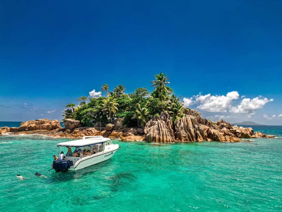 Praslin: Curieuse & St. Pierre Full-Day Boat Trip with Lunch - The boat ride and the Anse Georgette stop for a quick reset