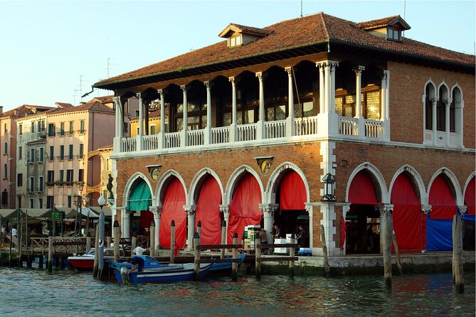 Private 3 hrs Venice Tour: St Mark's, Walking tour & Boat tour - Campo Santa Maria Formosa and the “real Venice” alley wander