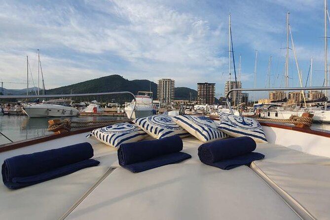 Private Boat Tour Amalfi Coast or Capri - Optional lunch in Amalfi or Positano: when to add it
