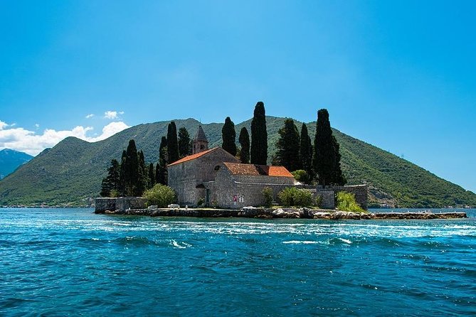 Private Boat Tour from Dubrovnik to Elaphiti Islands - The Boat and Onboard Extras: Comfort Without the Stiff Stuff