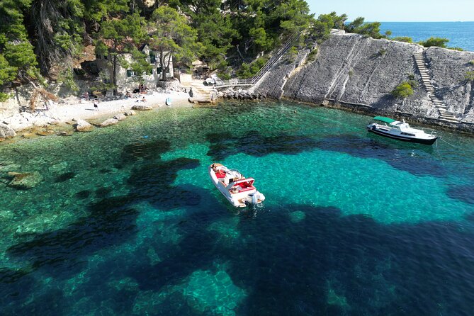 Private boat tour of Red rocks & Pakleni islands - Pakleni Islands: Palmižana, Botanical Garden Walks, and Beach Personality