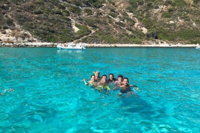 private boat tour with skipper from Tropea to Capo Vaticano - Starting under the Madonna dell’Isola: the first photo spot has context