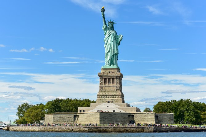 PRIVATE Manhattan Speedboat Tour - Up to 12 passengers - Crossing to New Jersey for the big skyline panorama