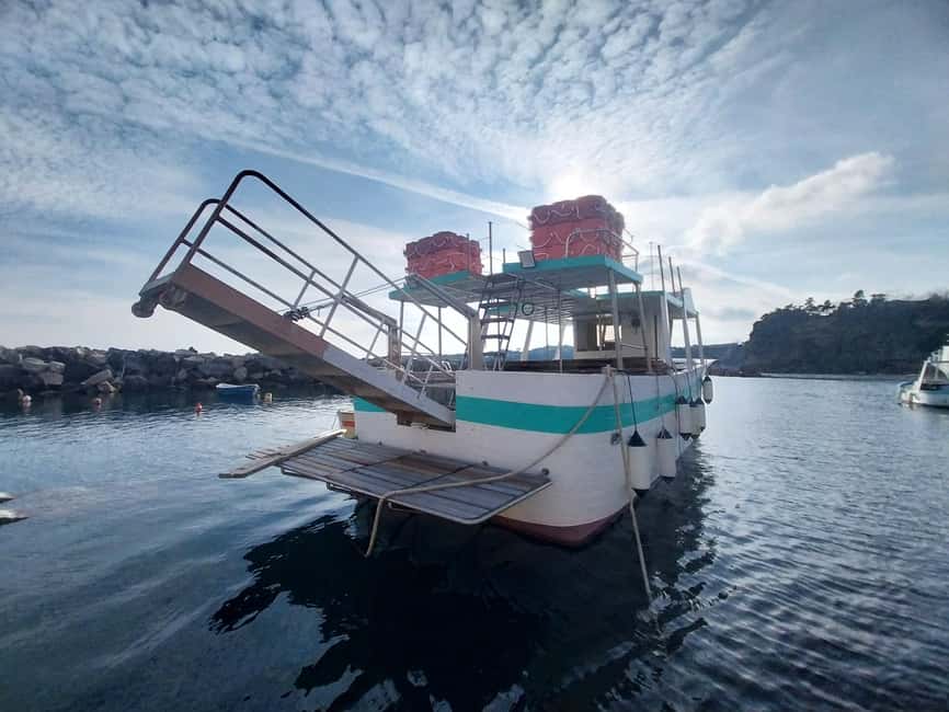 Procida: Sea View Boat Tour with Snorkeling - Ischia time: Why the skipper’s route choice is the whole point