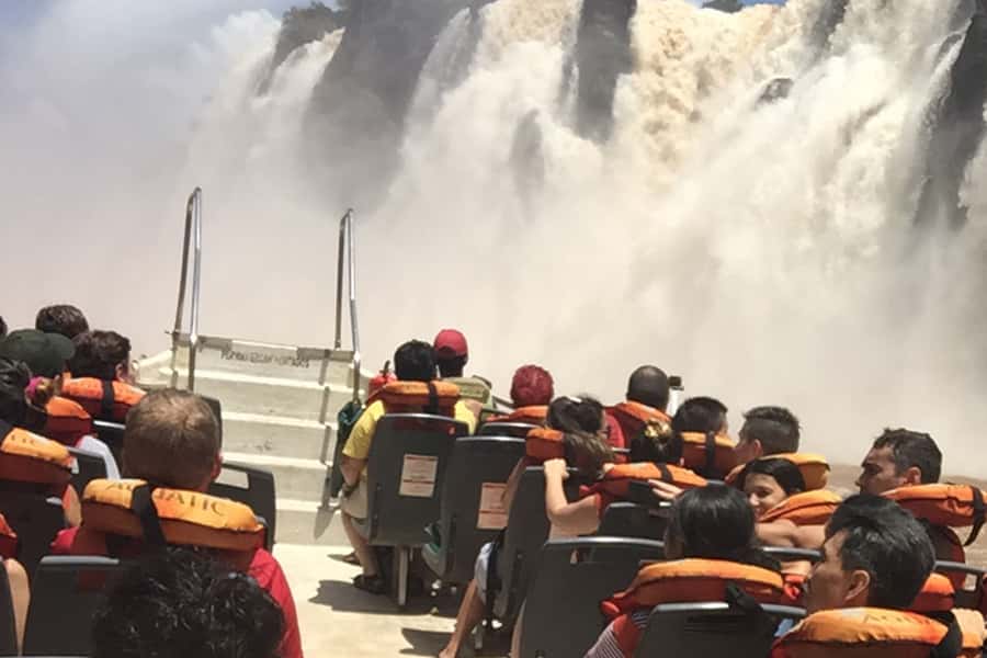 Puerto Iguazú: Iguazú Falls Adventure with 4WD & Boat Ride - The semi-rigid rubber boat ride: 6 km toward the canyon, then 2 km of rapids