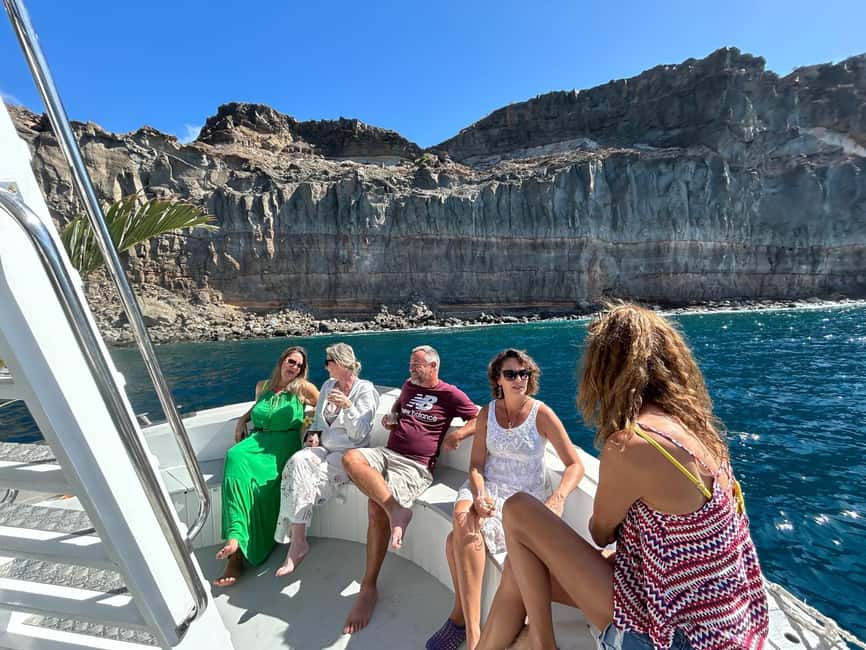 Puerto Rico, Gran Canaria: boat trip, drinks, food, paddle surfing, snorkeling - Playa del Perchel stop: snorkeling and paddle surfing time