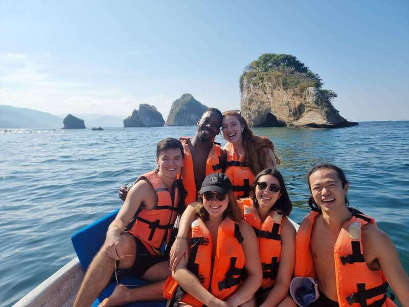 Puerto Vallarta: Los Arcos Islands Boat Tour and Snorkeling - The public bus to Mismaloya: the local rhythm you trade for convenience