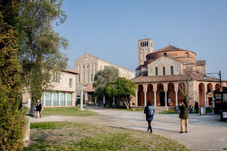 Punta Sabbioni: Murano, Burano & Torcello Guided Boat Tour - Key things to know before you go