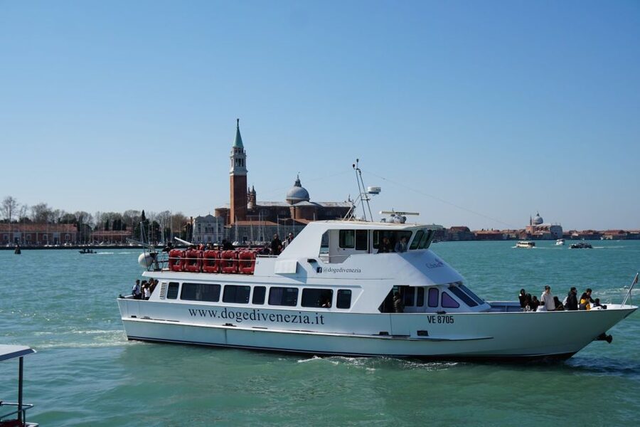 Punta Sabbioni: Murano, Burano & Torcello Guided Boat Tour - Burano’s colorful houses and free time that’s actually usable