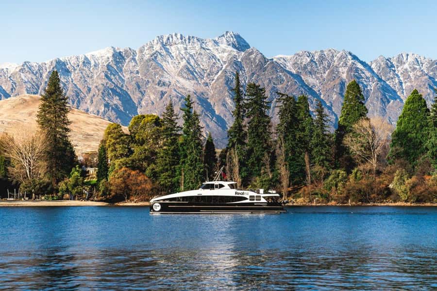 Queenstown: Lake Whakatipu Boat Trip - Secret Bays and Historic Landmarks Without the Crowds