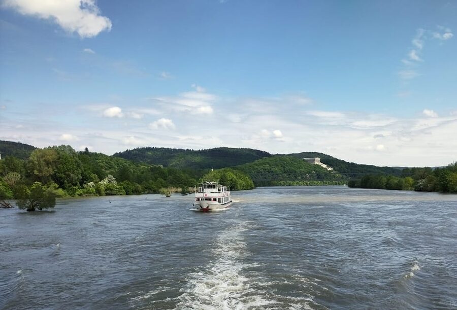 Regensburg: Klinger's Sightseeing Boat Tour to Walhalla - Price and value: where this tour wins