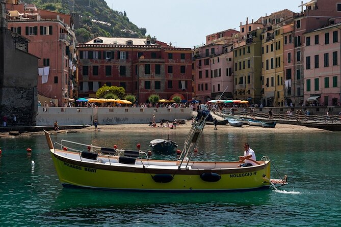 Relaxing Boat Tour with Aperitif in Cinque Terre - Guides, English, and the Photo-Friendly Pace
