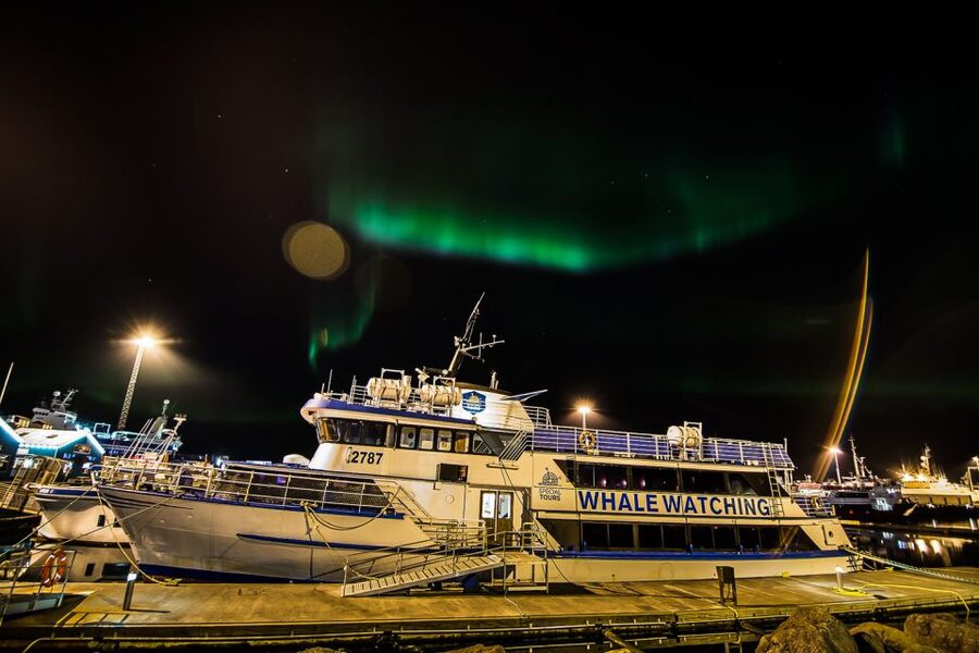 Reykjavik: Northern Lights Guided Boat Tour - Leaving Reykjavik Old Harbour for Darker Skies