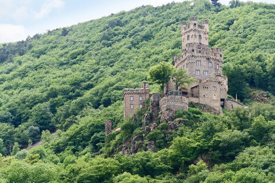 Rhine Valley Castles: 1.5-Hour Boat Tour from Rüdesheim - On board comfort: three decks, table service, and the audio factor
