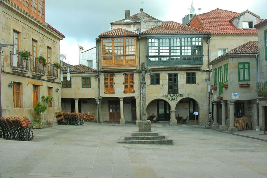 Rías Baixas: Guided Day Tour from Santiago with Boat Ride - Cambados: architecture, wine-town landmarks, and easy wandering