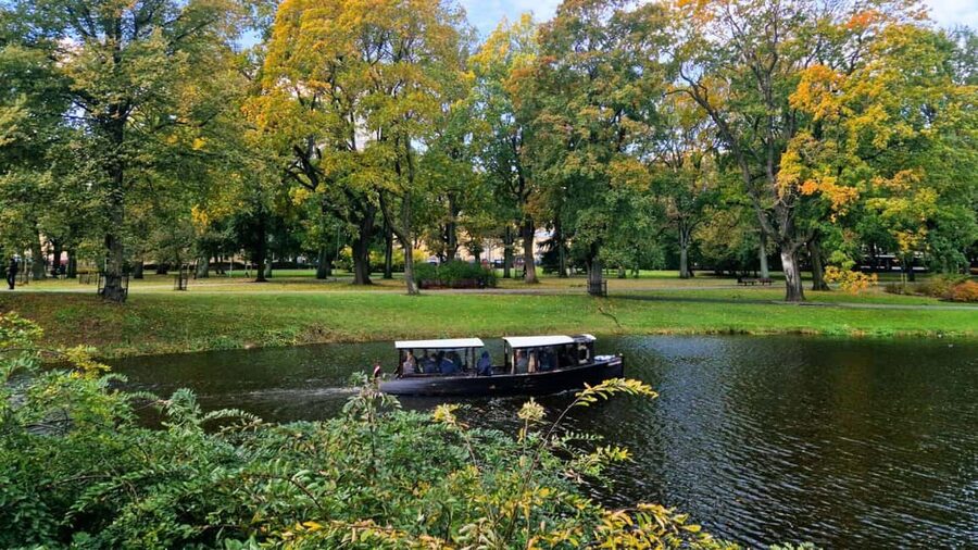 Riga: Canal Boat Tour with Drink & Old Town Audio Tour - Why the ticket price feels fair: drink + two audio experiences