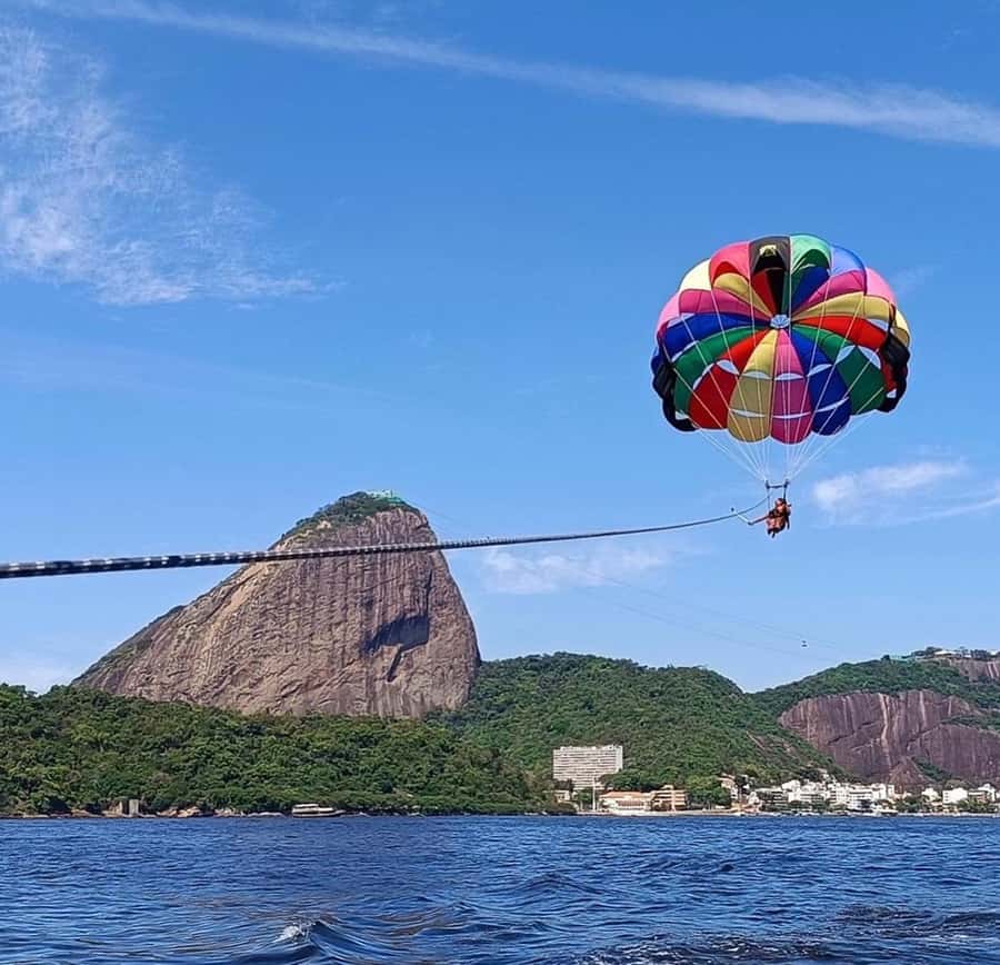 Rio de Janeiro: 2-Hour Boat Trip with Parasailing - Languages and group size: small-team energy