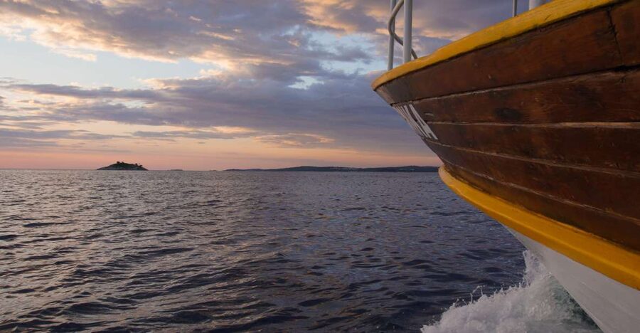 Rovinj: Sunset Boat Trip with Dolphin Watching - The Panoramic Sail: Rovinj Island Views Plus a Welcome Drink