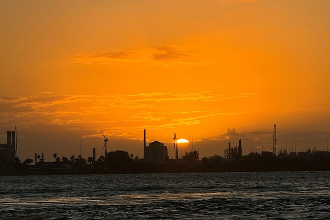 San Juan Sunset Harbor Boat Ride - Stop Moments on the Water: Paseo De La Princesa, Santa Catalina, and La Fortaleza