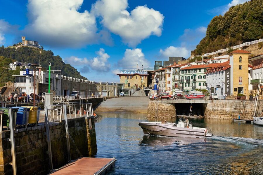 San Sebastian: 2 Bays Evening or Sunset Boat Tour with Cava - FAQ