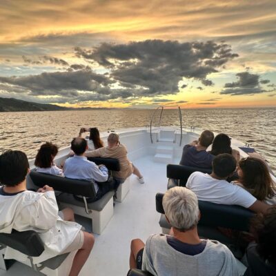 San Sebastian: 2 Bays Evening or Sunset Boat Tour with Cava - The exact flow: what you’ll see from Mollaberria to La Concha Bay