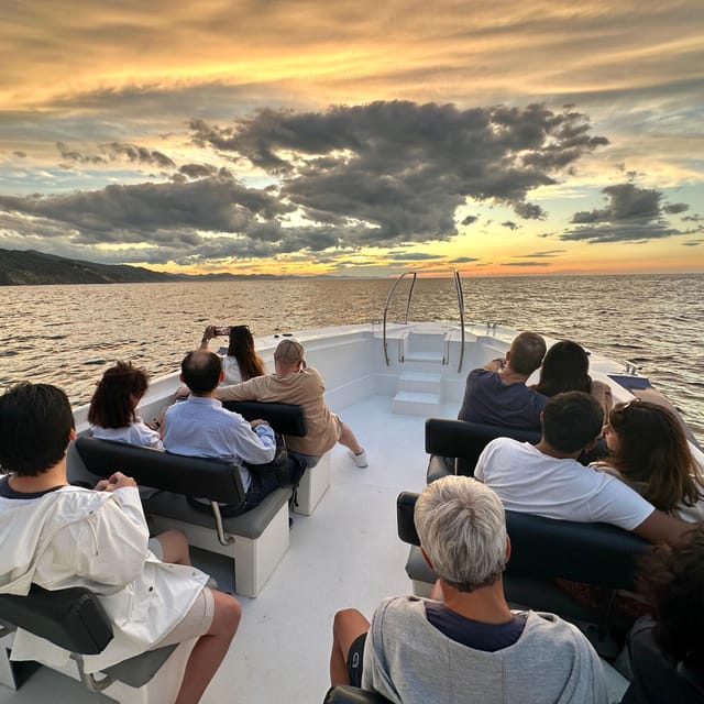 San Sebastian: 2 Bays Evening or Sunset Boat Tour with Cava - The exact flow: what you’ll see from Mollaberria to La Concha Bay