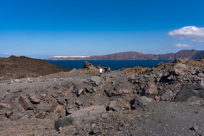Santorini - Volcano and Hot springs Boat Trip with Bus Transfer - Getting to the Old Port: Timing and Meeting Points That Matter