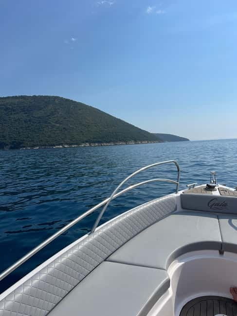 Saranda:Boat Tour to Kroreza with snorkelling,&umbrellas - The early stops: Turtles Cave and the “photo + swim” rhythm