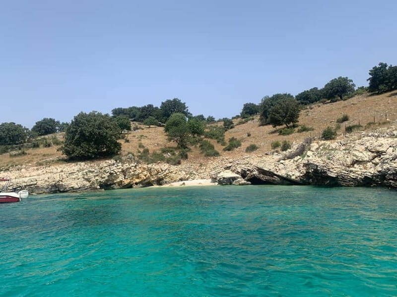 Saranda:Boat Tour to Kroreza with snorkelling,&umbrellas - Kroreza Beach for the big break: sun, food, and the snorkel window
