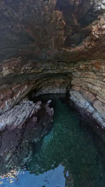 Sarandë: Boat Tour to Kroreza with Snorkel and free Umbrella - Key Points I’d Plan Around