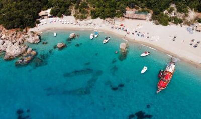 Sarandë: Boat Tour to Kroreza with Snorkel and free Umbrella - Finding Kristal Boat Tours at Limani: The KRISTAL Sign Matters