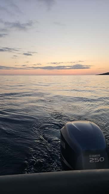 Sarandë: Sunset boat tour with local wine - Who should book, and who should skip it