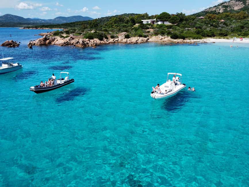 Sardegna: Tavolara Boat Tour with Snorkeling - Orecchio di Ulisse / Grotta della Madonnina: the cliff cave moment