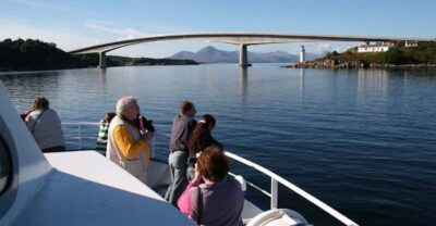 Scottish Highlands: Isle of Skye Glass-Bottom Boat Tour - The 2-hour rhythm: Skye Bridge views, then Seal Island and birds