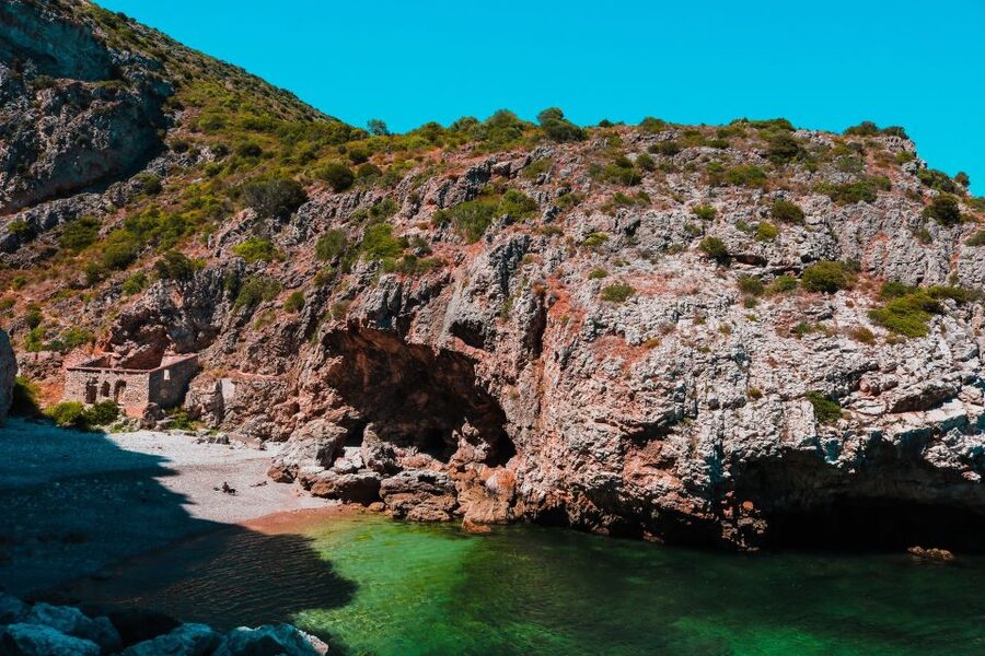 Sesimbra: Arrábida Beaches & Caves Boat Tour with Snorkeling - Key highlights I’d plan around
