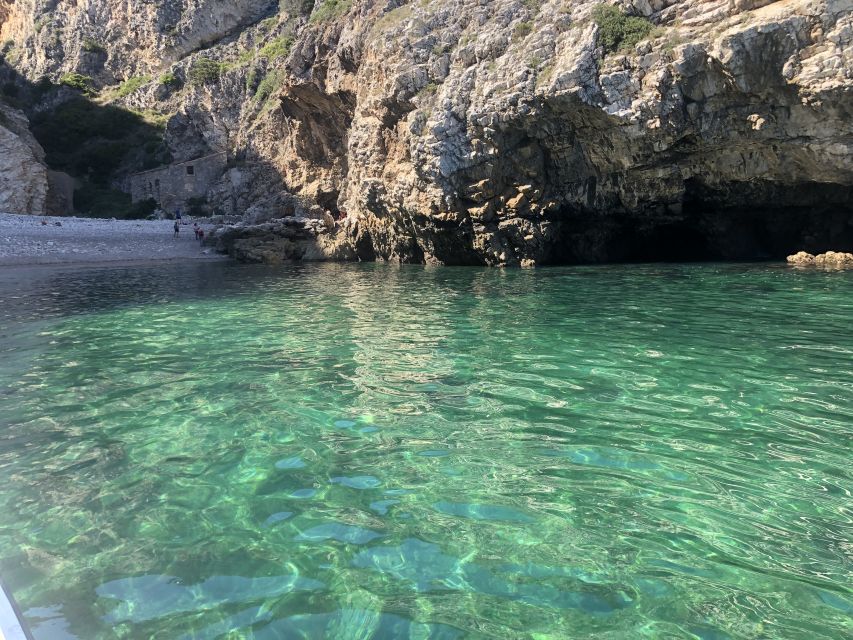 Sesimbra: Arrábida Beaches & Caves Boat Tour with Snorkeling - Snorkeling reality check: time, water temperature, and expectations