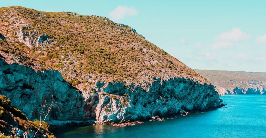 Sesimbra: Arrábida Beaches & Caves Boat Tour with Snorkeling - A 3-hour ride that turns Sesimbra into a coastline story