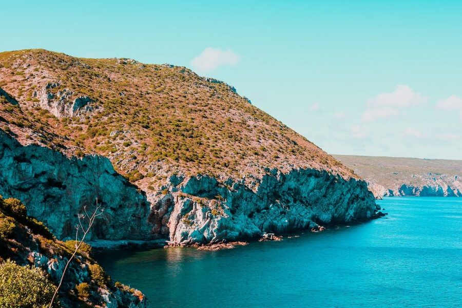 Sesimbra: Arrábida Beaches & Caves Boat Tour with Snorkeling - The first stretch: brief safety talk, then you’re off