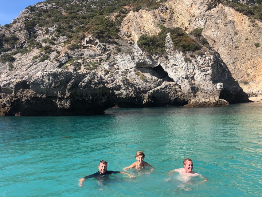 Sesimbra: Arrábida Beaches & Caves Boat Tour with Snorkeling - Cabo Espichel caves: where the scenery turns dramatic