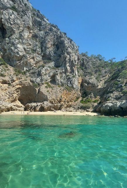 Sesimbra: Secret Bays and Beaches Boat Tour with Snorkeling - Why Sesimbra secret bays feel different from typical coastal trips