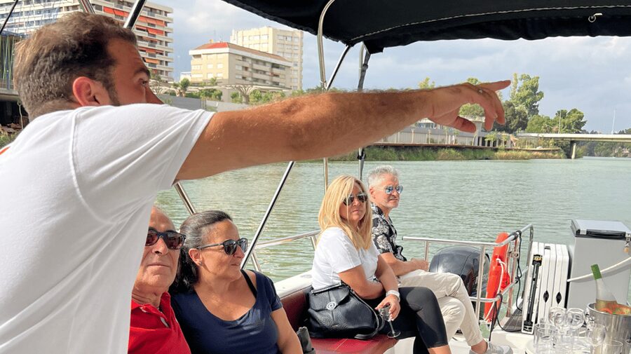 Seville: Guadalquivir River Boat Tour - Getting to Muelle de Turismo at Puente de S. Telmo (no guesswork)
