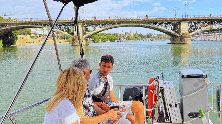 Seville: Guadalquivir River Boat Tour - Drinks, music, and comfort: small choices that improve the experience