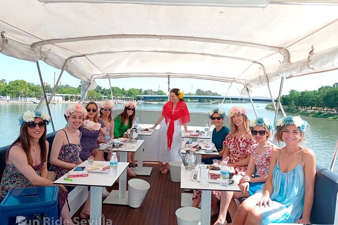 Seville: Guadalquivir River Cruise with Lunch or Dinner - Drinks onboard: unlimited until dessert (with limits)