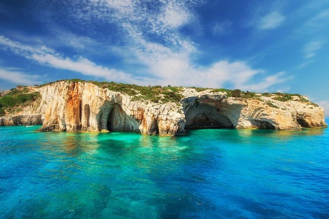 Shipwreck and Blue Caves- 8m Private Boat Tour (up to 11pax) - Navagio (Shipwreck Beach): famous views with quick photo time