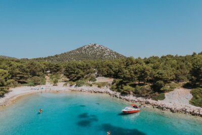 Šibenik Riviera boat tour: Zlarin + Prvić + Tijat - Zlarin: the car-free island and the red coral story